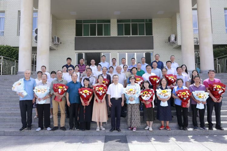 e025732f51ff9a299040cf9f1504d6d